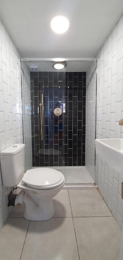 Elegant 5 Bed 4 Bath 'Vogue House' Parisian Style Home Margate Exteriör bild
