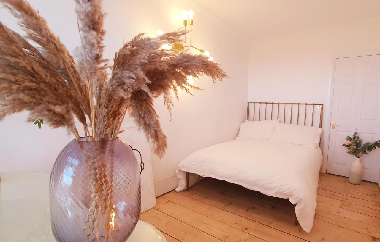 Elegant 5 Bed 4 Bath 'Vogue House' Parisian Style Home Margate Exteriör bild