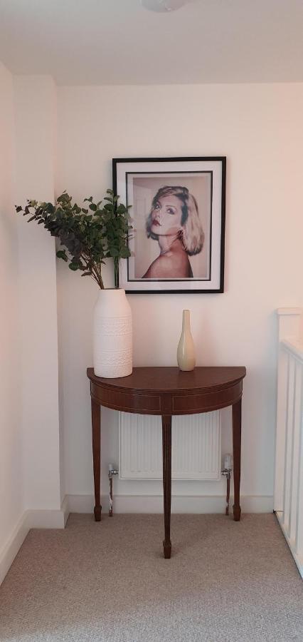 Elegant 5 Bed 4 Bath 'Vogue House' Parisian Style Home Margate Exteriör bild