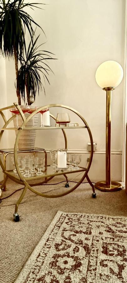 Elegant 5 Bed 4 Bath 'Vogue House' Parisian Style Home Margate Exteriör bild
