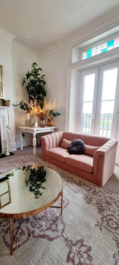 Elegant 5 Bed 4 Bath 'Vogue House' Parisian Style Home Margate Exteriör bild