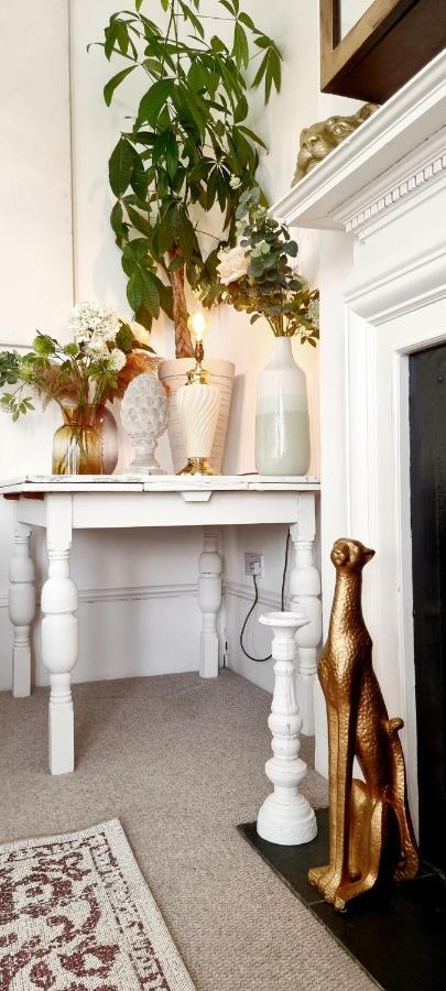 Elegant 5 Bed 4 Bath 'Vogue House' Parisian Style Home Margate Exteriör bild